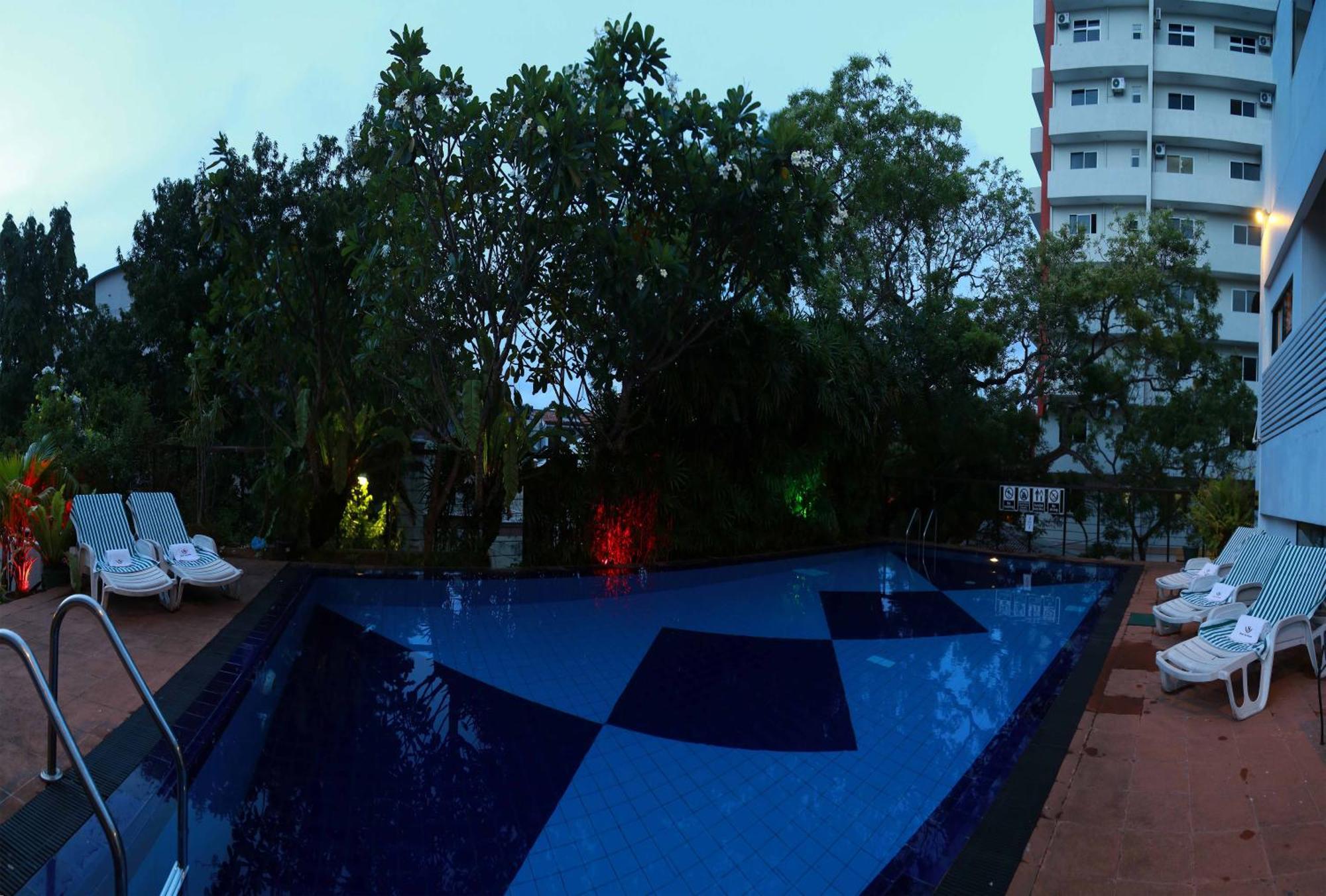 Hotel Sapphire Colombo Exterior foto